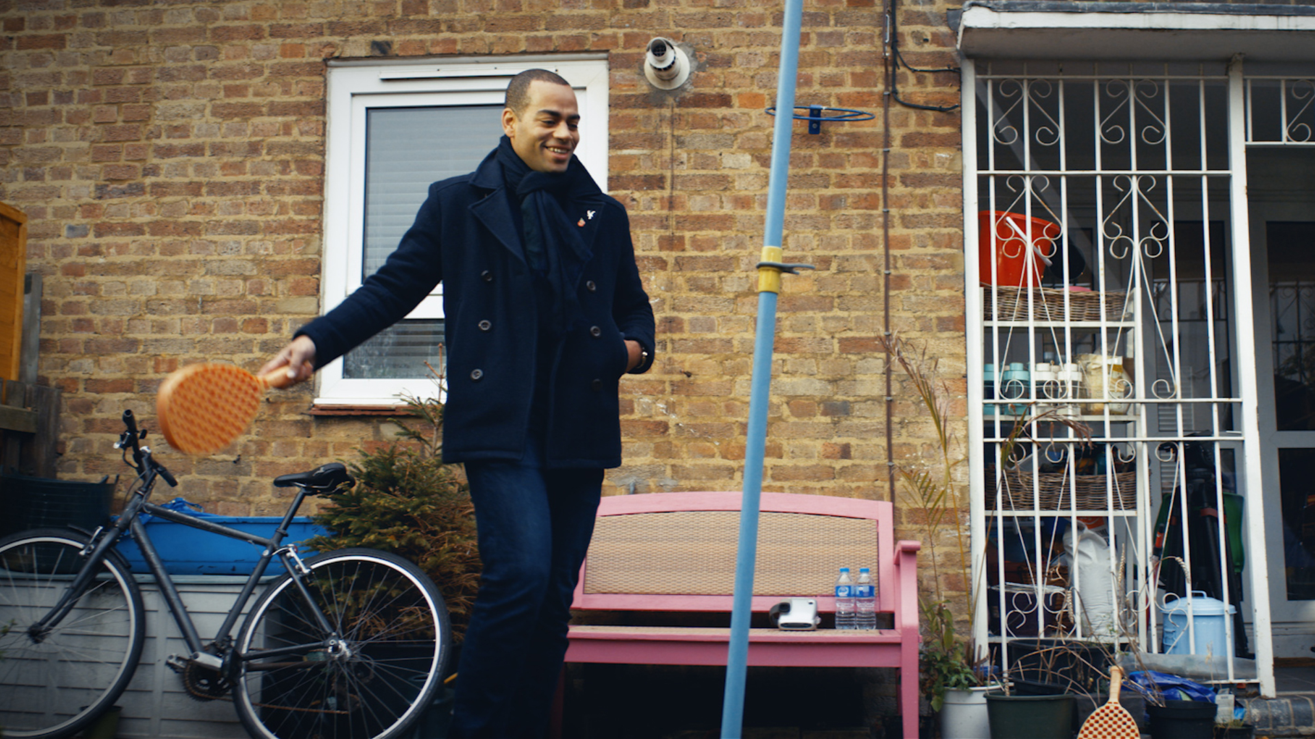 Ben Bailey Smith plays swingball